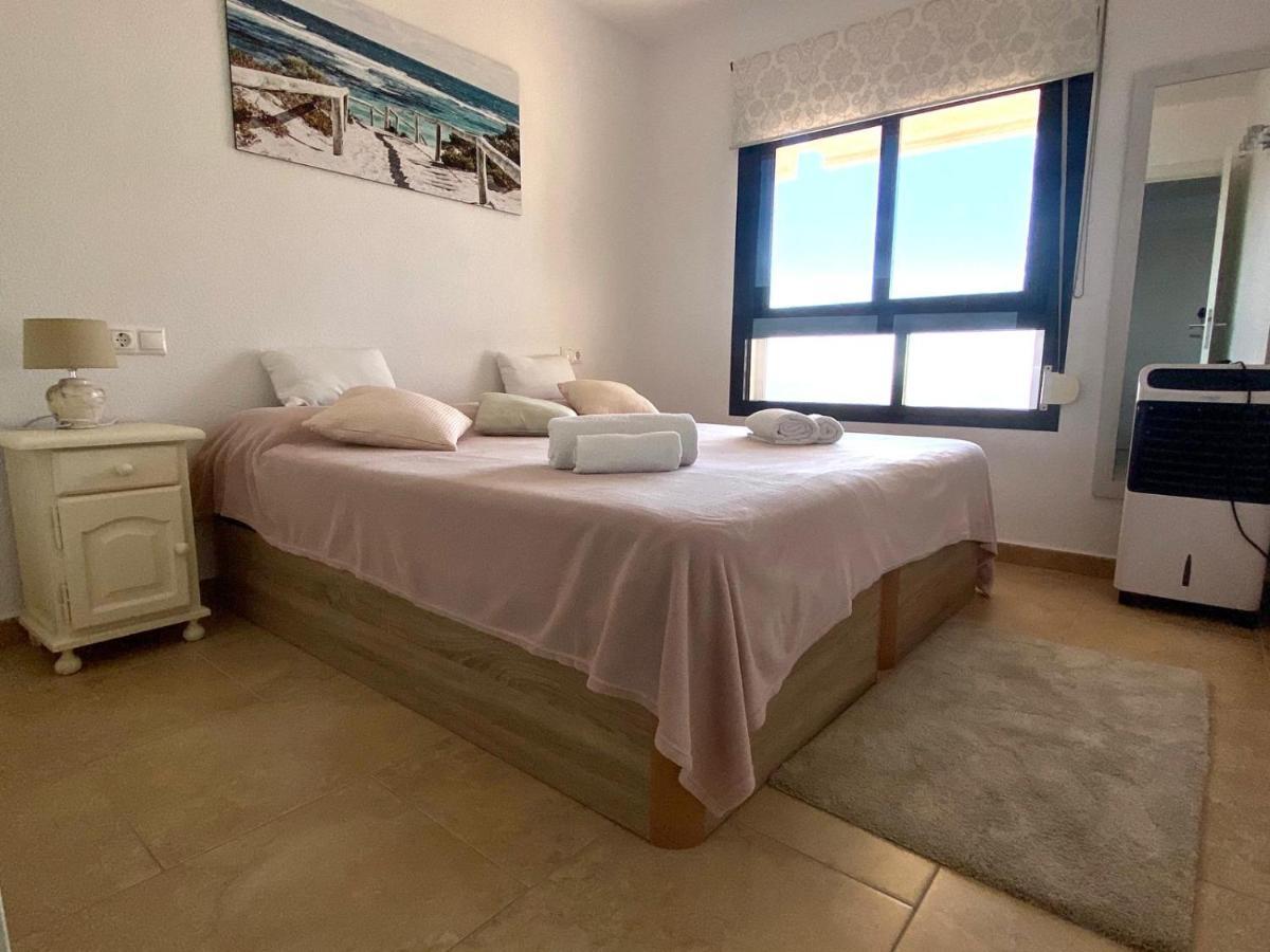 с видом на море и горы Appartement *